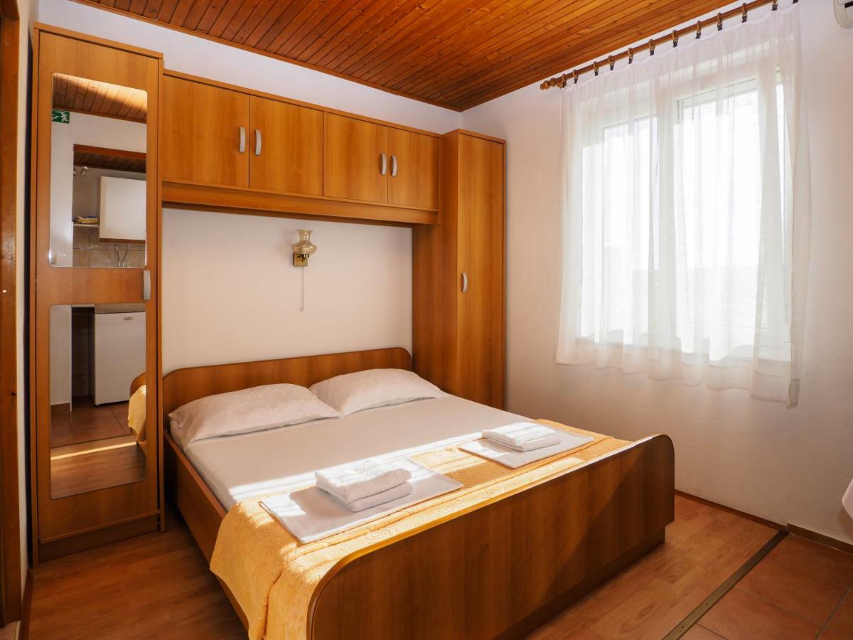 Cozy Studio With Private Terrace Barac Crikvenica Buitenkant foto